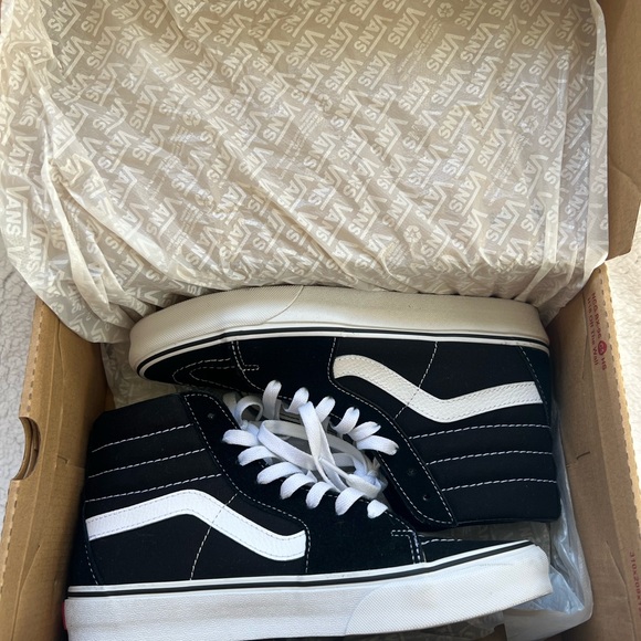 Vans Black and White Sneakers - Picture 2 of 15